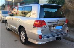 تۆیۆتا لاند کروزەر